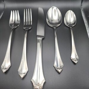 Oneida Kenwood 5 Piece Flatware Set Stunning Premium